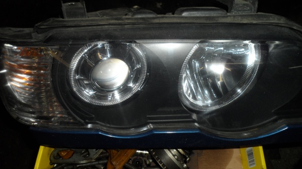 Фара ксенон БМВ Е53